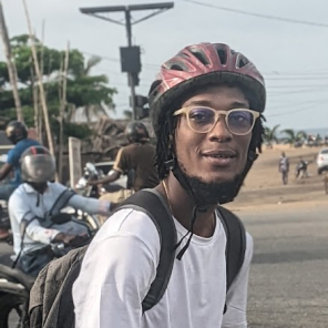 Participants souriants après une balade Koin Koin Vélo